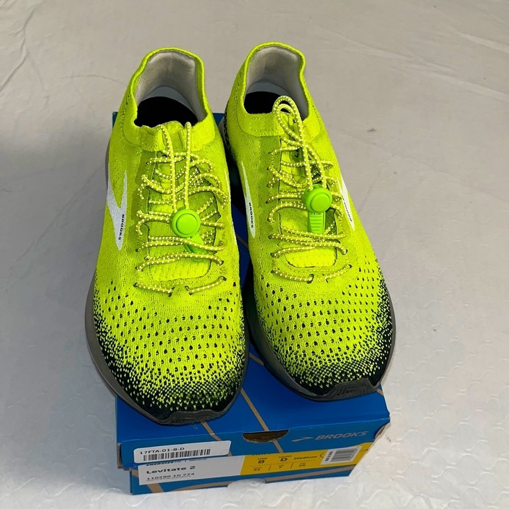 Brooks Levitate 2 neon yellow Nightlife Black White running sneakers